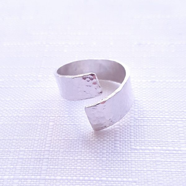 Cross Over Ring